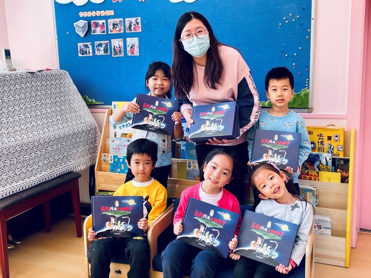 关爱儿童教育，中华儿慈会向全市127所幼儿园捐赠1700册绘本