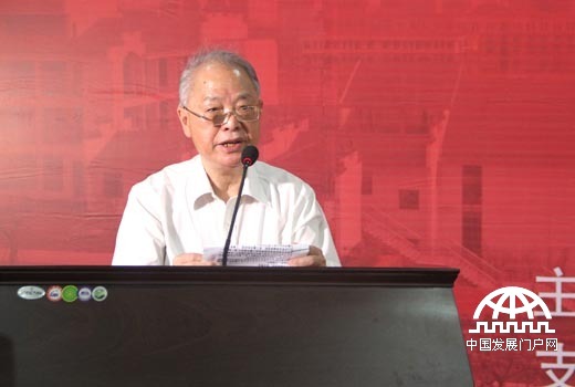 2014年6月7日，由中华少年儿童慈善救助基金会发起建设的共青儿童村正式建成启用，中华儿慈会名誉理事长魏久明在座谈会上讲话。中国网/中国发展门户网 魏博 摄