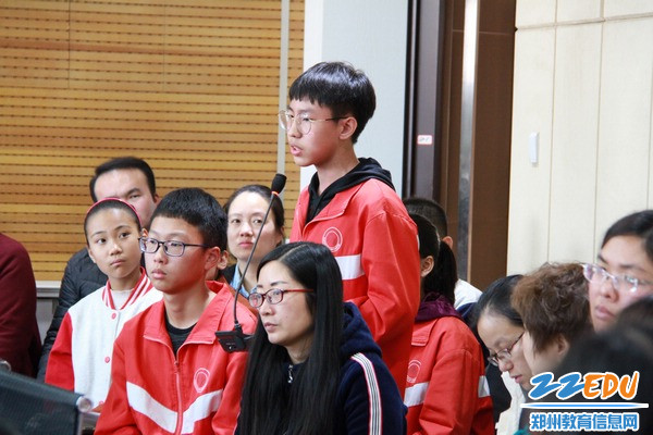 学生代表发言